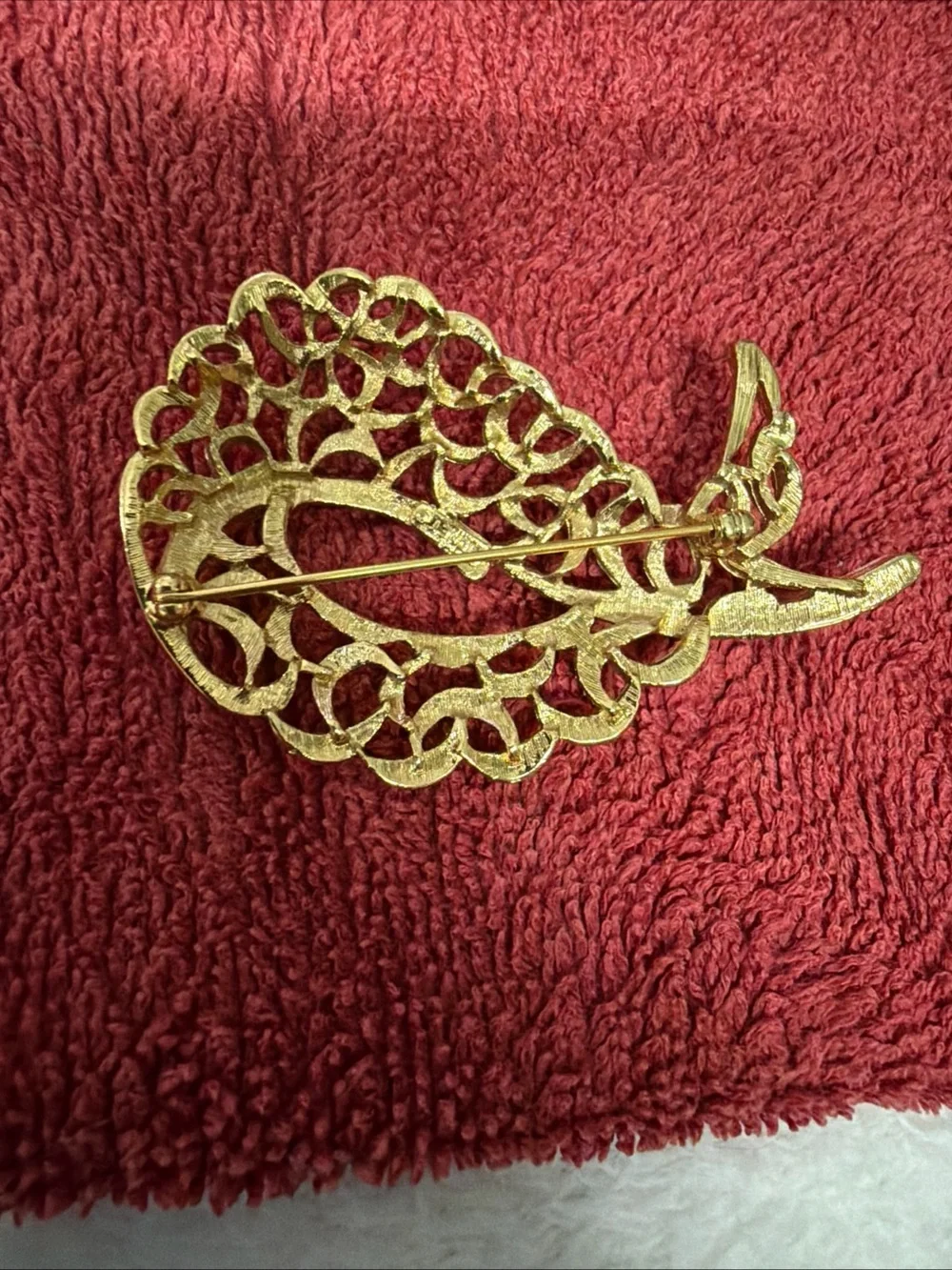 Monet Elegant Gold Tone Leaf Filigree Women's Brooch -
